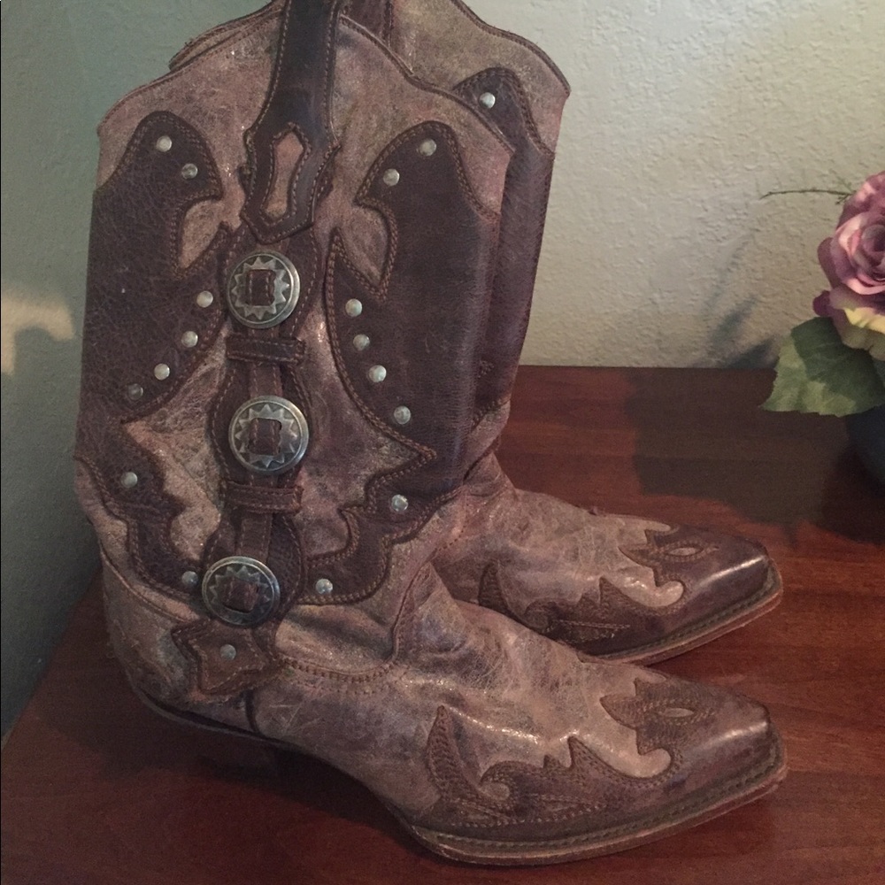 Corral boots